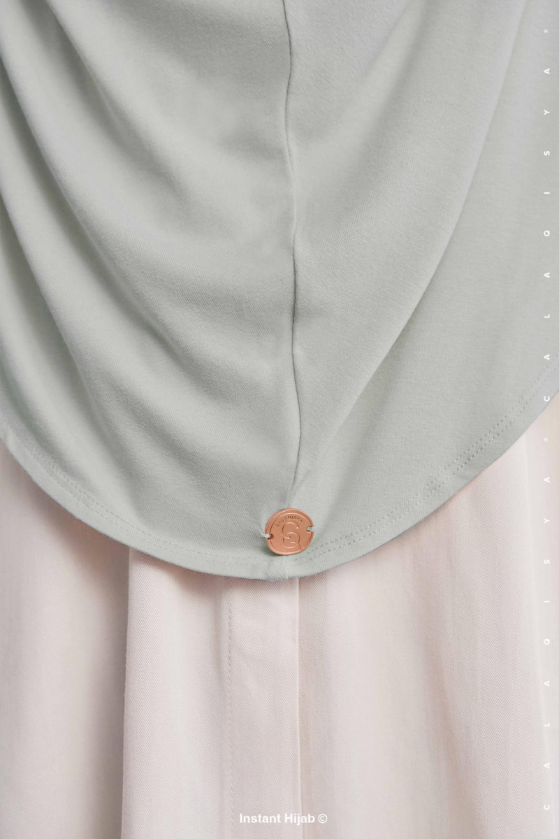 INSTANT HIJAB (XL) IN MILKY GREEN (ODOURLESS)